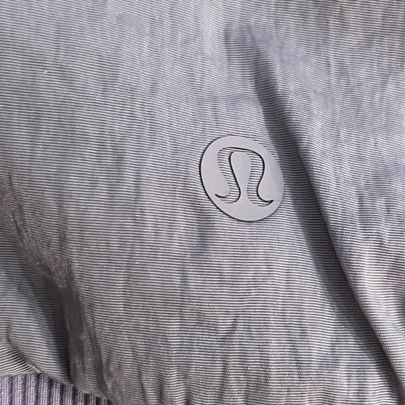 Lululemon Non-Stop bomber jacket, sz 4 - Picture 4 of 11